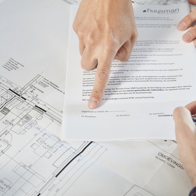 sleutel op de deur stappen