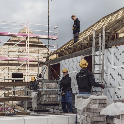 sleutel op de deur stappen