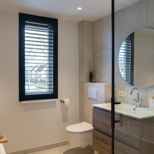 shutters-in-de-badkamer